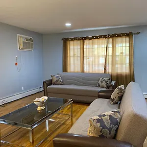 Haus Serenity Homestay New York
